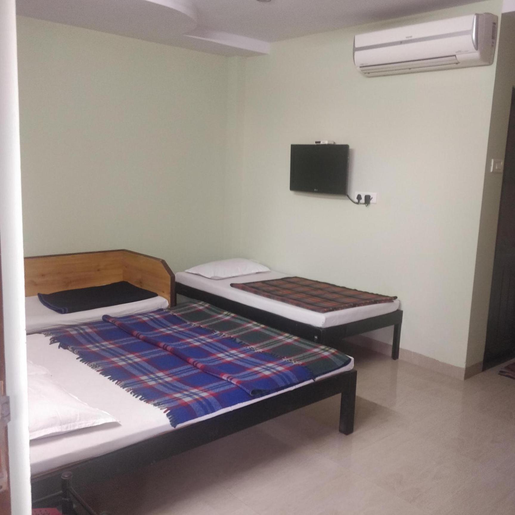 Hotel Delta Executive Shirdi Esterno foto