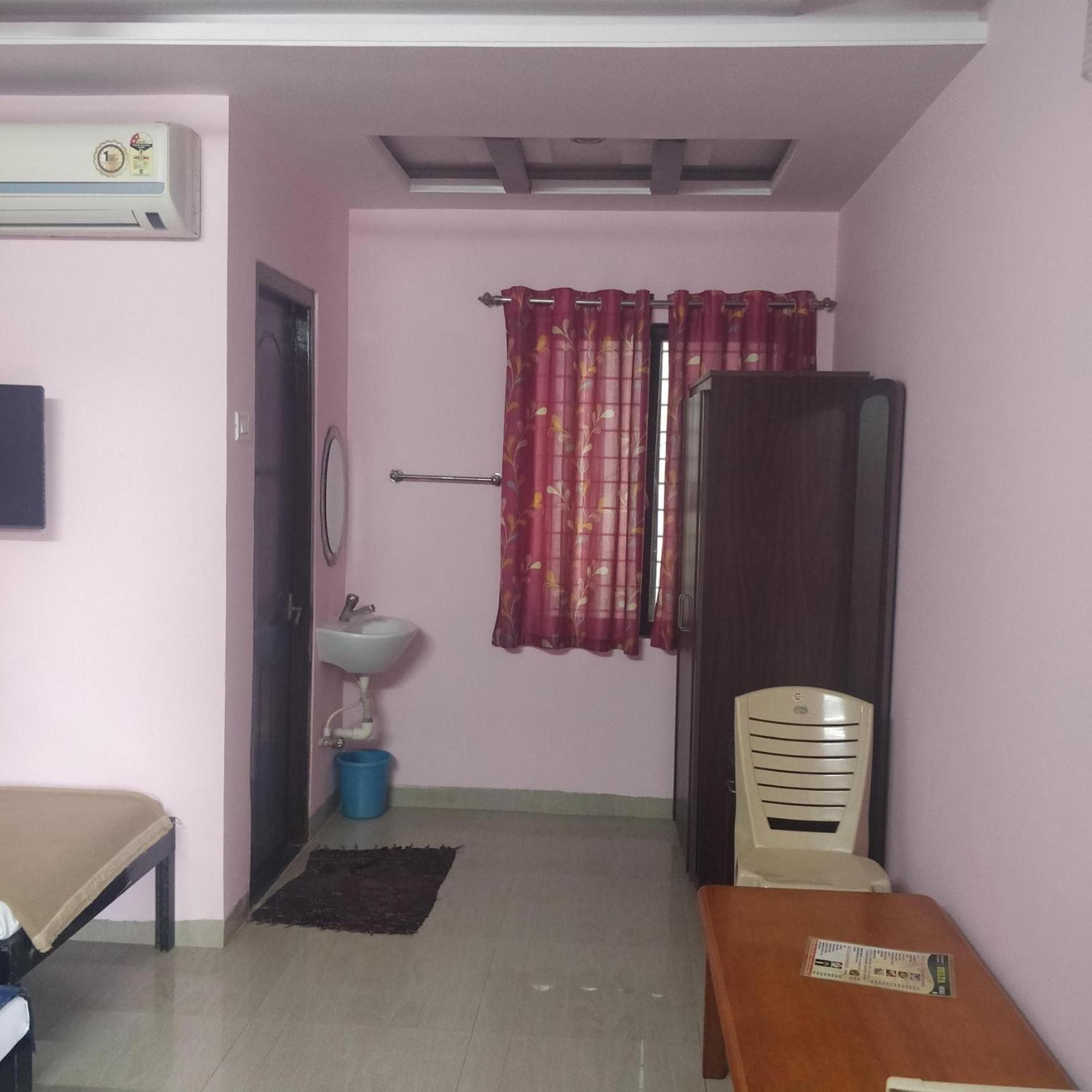 Hotel Delta Executive Shirdi Esterno foto