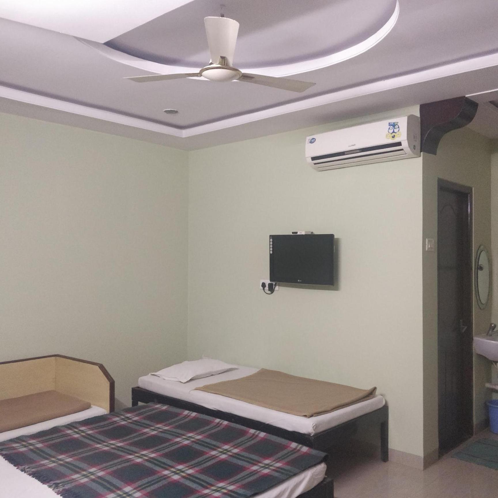 Hotel Delta Executive Shirdi Esterno foto