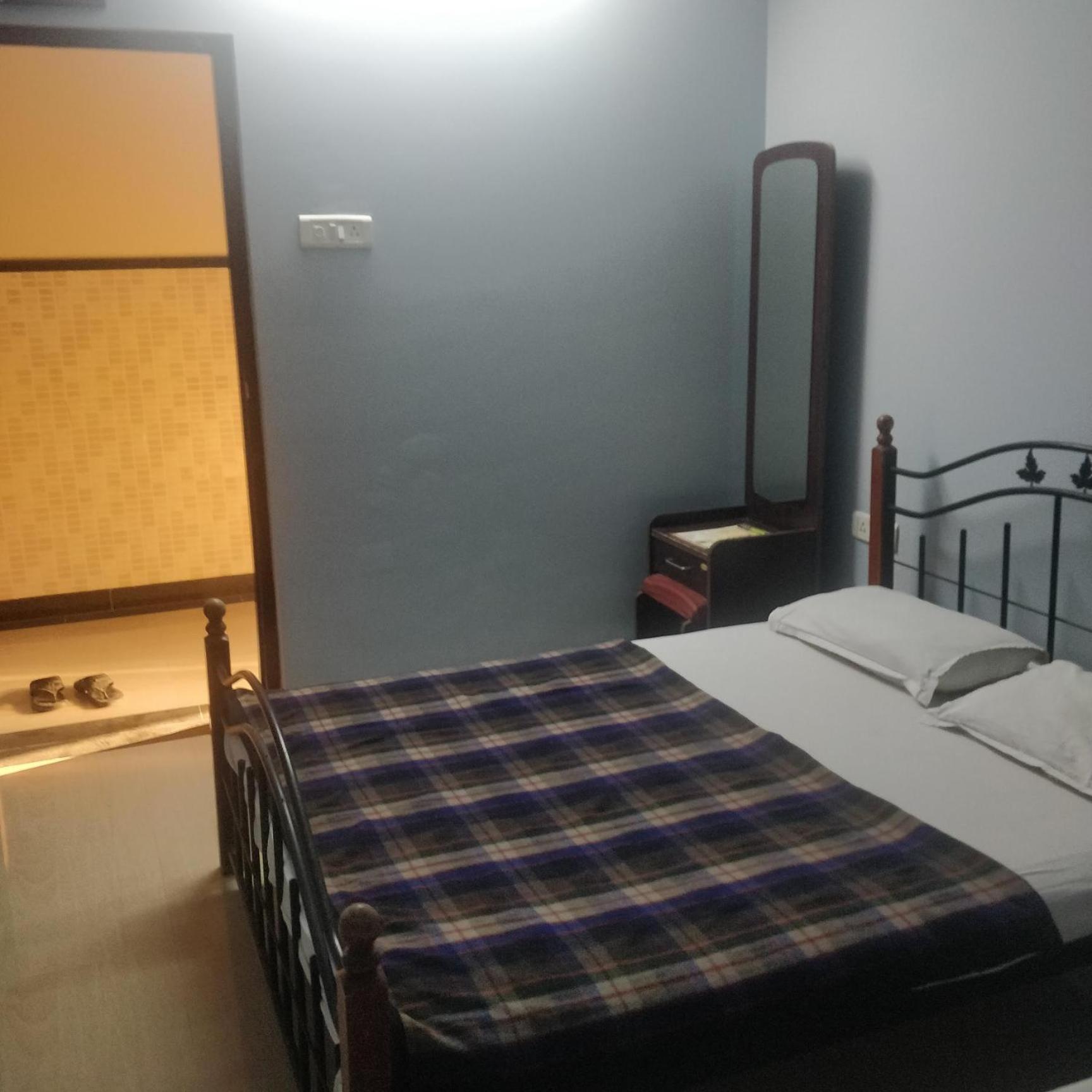 Hotel Delta Executive Shirdi Esterno foto