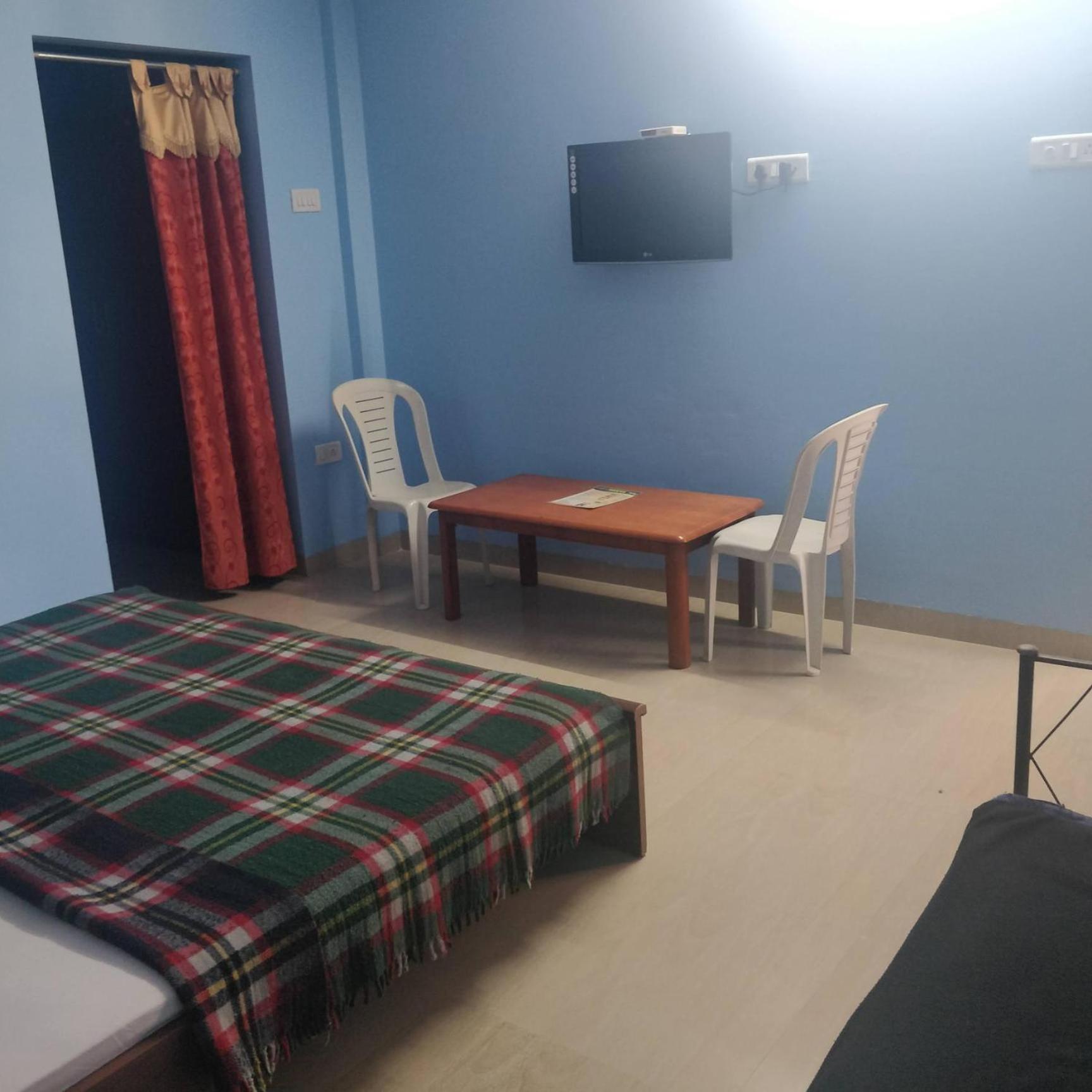 Hotel Delta Executive Shirdi Esterno foto