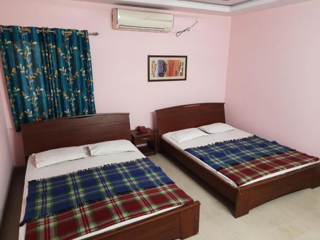 Hotel Delta Executive Shirdi Esterno foto